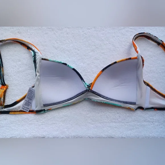 VENUS St. Lucia Twist Front Bikini Top, Size 32C/34B/36A - Picture 11 of 12